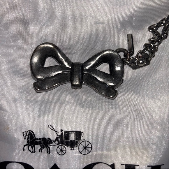 Coach Selena Bow Bag Charm, embellished with Tea Rose 2018 Limited Edition - Picture 8 of 16